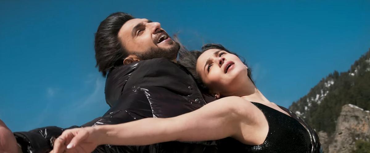 Rocky Aur Rani Kii Prem Kahaani' review: The Ranveer Show is enough